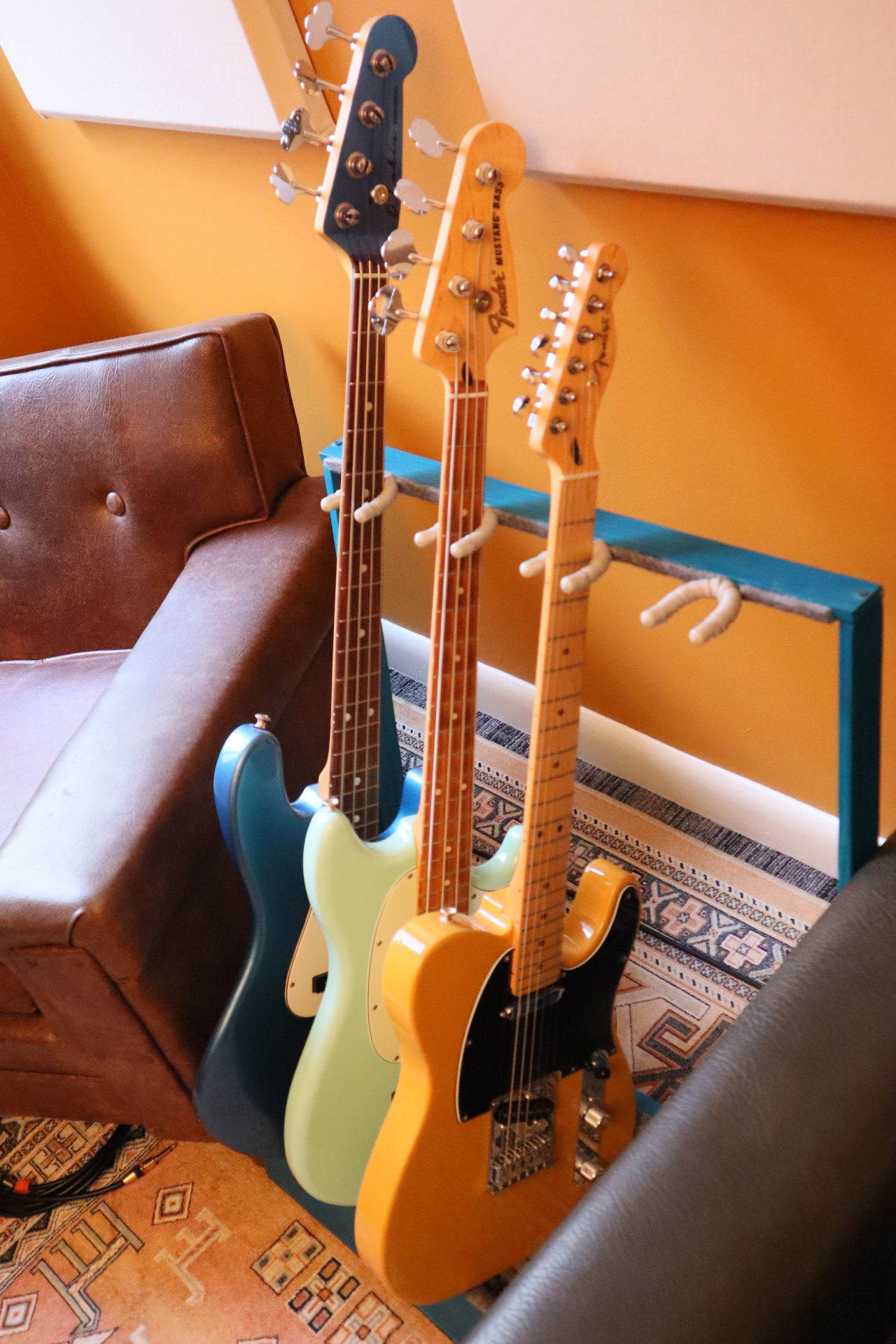 Studio instruments and amps
